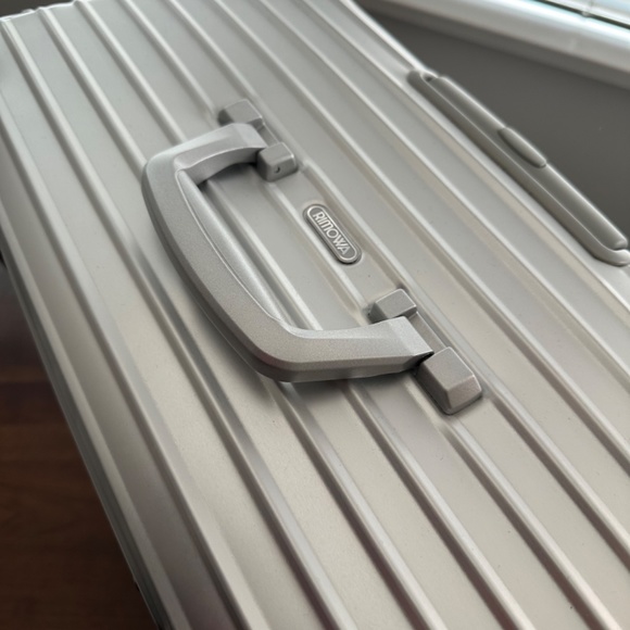 Rimowa Topas Pilot Case 37L - Picture 2 of 16